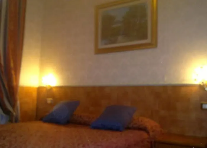 Ventura 3*